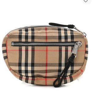 Burberry Cannon Bum Bag
Vintage Check Small belt bag